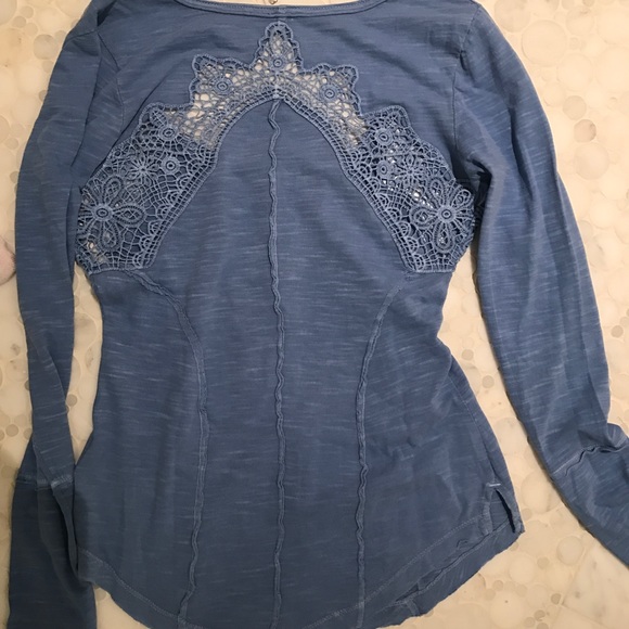 Long sleeve detailed blue shirt - Picture 5 of 5